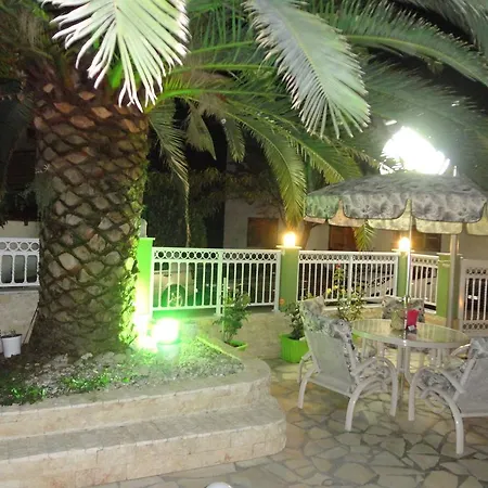 Phoenix By Tania דירה *